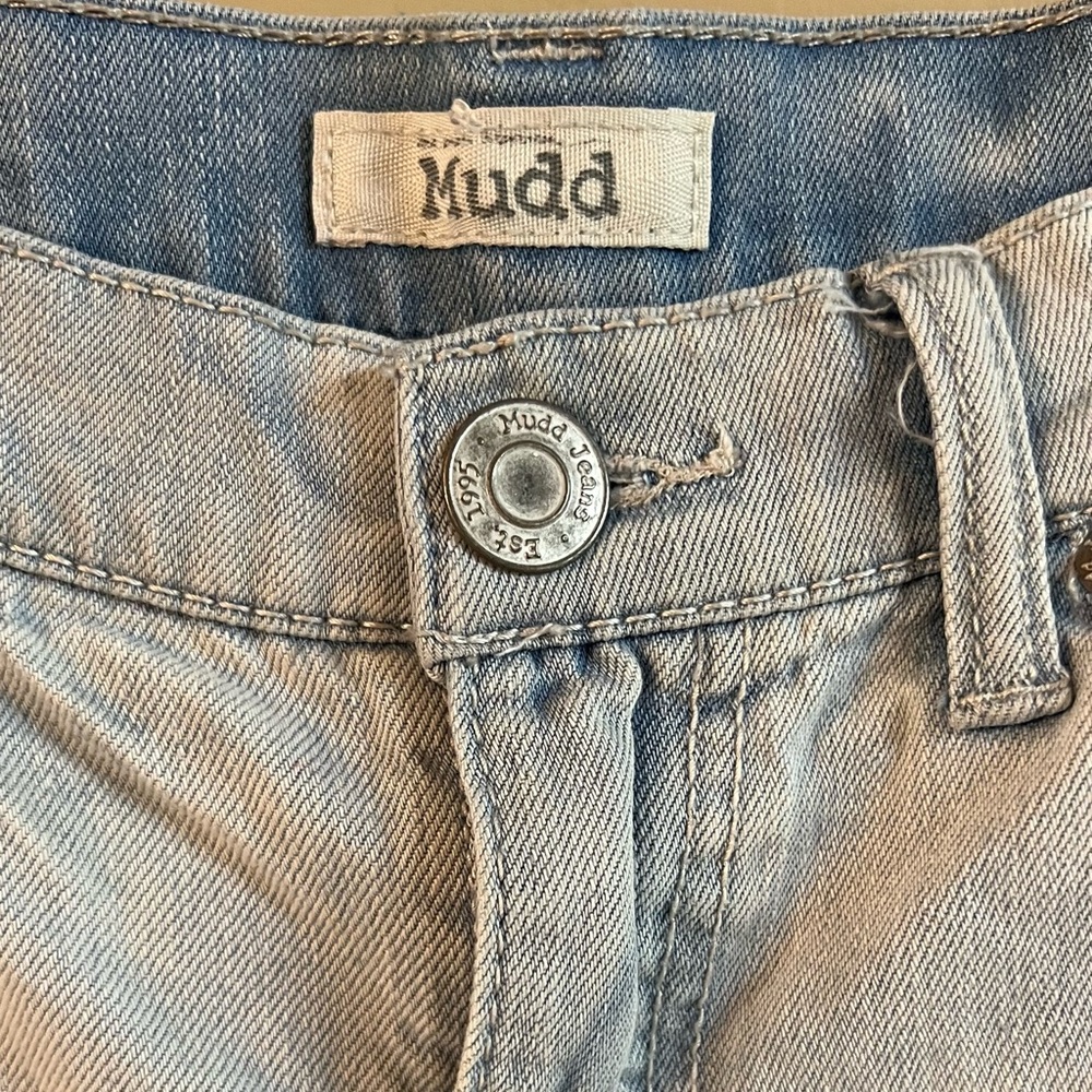 Light Washed Denim Ripped Shorts - Picture 5 of 6